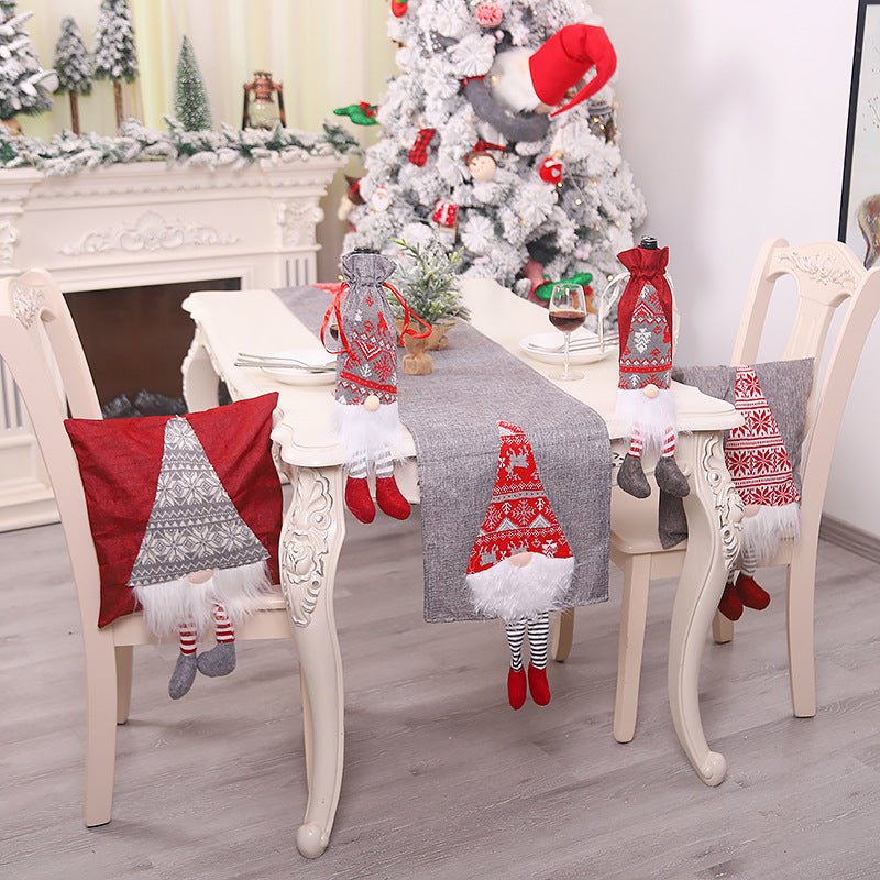 Christmas Gnome Table Runner - ThingsThatMakeSense