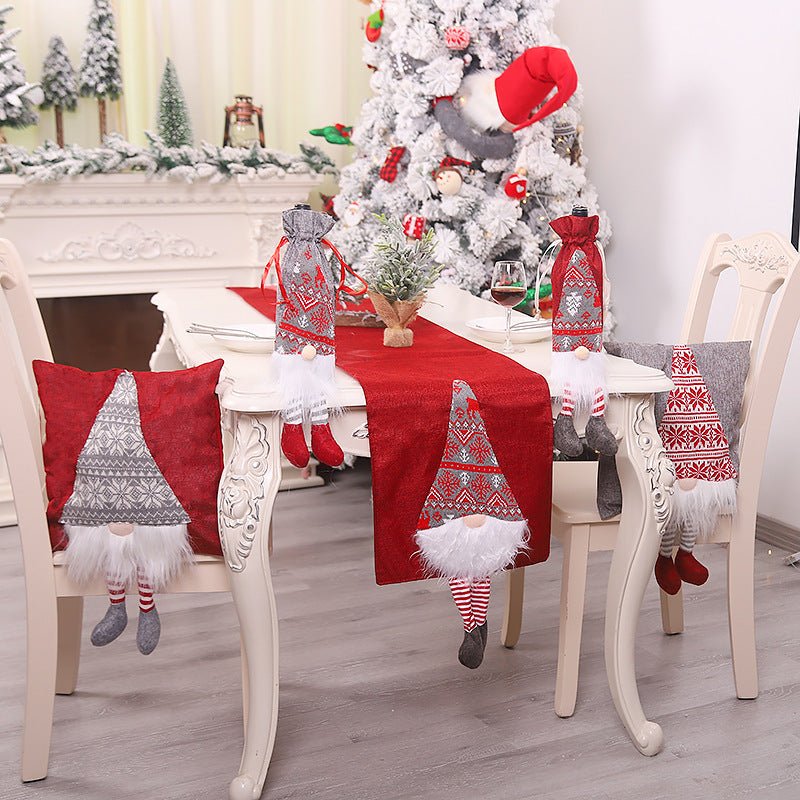 Christmas Gnome Table Runner - ThingsThatMakeSense